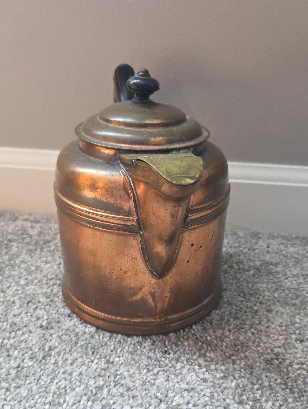 Antique-Style Copper Teapot with Black Handle